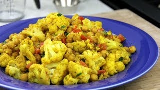 Vegetarian Cauliflower With Chickpeas Curry Recipe [upl. by Anos]