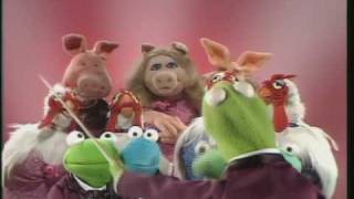 The Muppet Show Kermit Miss Piggy The Muppet Glee Club  quotTemptationquot [upl. by Lyda]