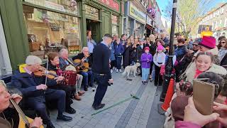 Irish Traditional Dance and Music  Irish Brush Dance in Ballina Co Mayo  The broom dance [upl. by Hiroko600]