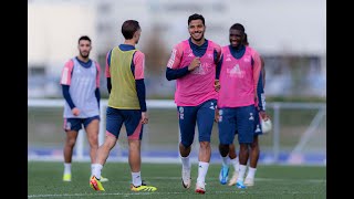 Entraînement ouvert au public deux jours avant OL  VAFC  Olympique Lyonnais [upl. by Eniamret281]