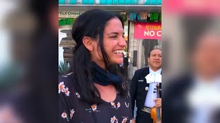 Natalia Jiménez cantando COSTUMBRES en Plaza Garibaldi en Ciudad de México [upl. by Lara847]