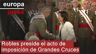 Robles condecora a soldados del Ejército de Tierra con la imposición de Grandes Cruces [upl. by Mazlack592]