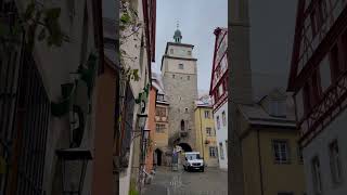 Die besten Aussichtspunkte in Rothenburg ob der Tauber Wir nehmen euch mal mit auf den Rathausturm Und wir stellen fest auch ein Zwischenstopp lohnt auf dem Weg nach oben Weitere Vorschläge zur guten Aussicht in Rothenburg folgen rothenburgobdertauber weloverot 15cities visitfranconia  Rothenburgde [upl. by Xylia]