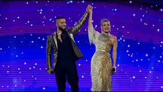 Cásate Conmigo — Kat y Bastian en el Madison Square Garden [upl. by Accber445]