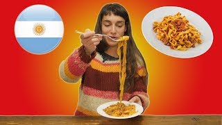 STRANIERI mangiano RAGÙ ITALIANO per la prima volta  thepillow [upl. by Naima]