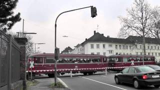 Bahnübergang quotHofstraßequot Mönchengladbach  DGEGSonderfahrt mit Schienenbus [upl. by Natanoy]