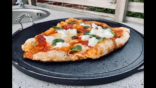 Grilla pizza på gasolgrill  Resultatet  Grillrecept  Bluegaz [upl. by Nirro399]