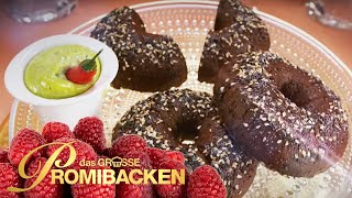 Wer bekommt perfekte PumpernickelBagels gebacken  12  Aufgabe  Das große Promibacken  SAT1 [upl. by Rehpotisrhc]