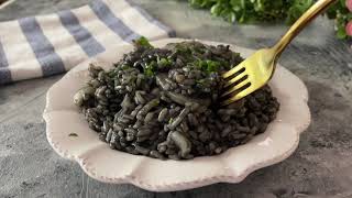 Risotto al nero di seppia tradizionale e ACCATTIVANTE [upl. by Nezam]