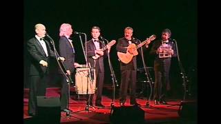 Les Luthiers El Regreso del Indio Unen Canto con Humor [upl. by Kone529]