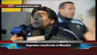 Maradona explota con prensa despues de la clasificacion de Argentina [upl. by Davena780]