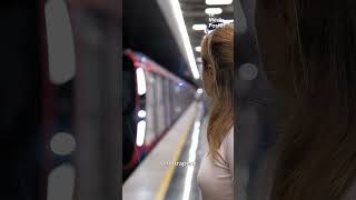 Deux inconnus sauvent la vie dun vieux monsieur dans le métro parisien [upl. by Pius]