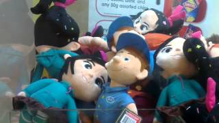 The Awesome WRECK IT RALPH claw machine video [upl. by Neellek]