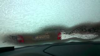 Jak odmrozić szyby w samochodzie  How to quickly defrost car windows [upl. by Pelagi777]