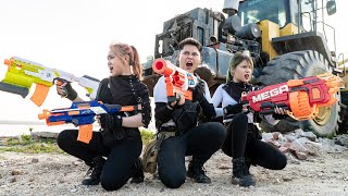 LTT Game Nerf War  Team SEAL X Nerf Guns Entangled Hidden Dangerous Gift Box Fight Mr Zero Crazy [upl. by Ollehto885]