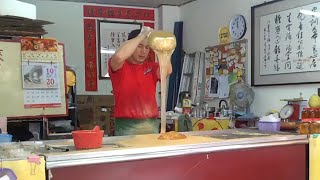 Taiwanese Soft Peanut Candy Street Food  Taiwanese Nougat Traditional Food [upl. by Hairacaz]