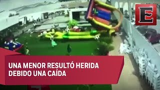 Vendaval se lleva inflable con todo y niños en San Luis Potosí [upl. by Glaser]