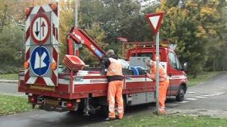 Verkeersbord plaatsen  verkeer werkzaamheden  Griekspoor [upl. by Wordoow627]