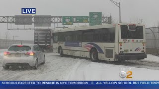 NJ TRANSIT Bus In Trouble In Secaucus [upl. by Ule]