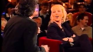 Laat ze maar Lachen  Linda de Mol en Irene Moors 1998 [upl. by Marjana993]