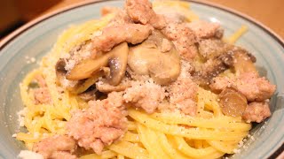 Pasta salsiccia e funghi in bianco senza panna Spettacolare [upl. by Oinoitna]