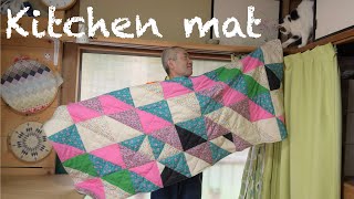 281🧵Triangular quilted kitchen mat made with liberty print and scrapsリバティープリントと余り布で作るキッチンマット [upl. by Yeclehc634]