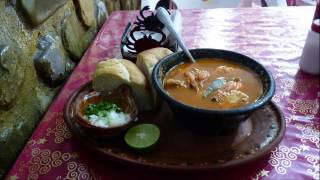 Caldo y cocktel de camaron en quotel crustaceo cascarudoquotlos mariscos del nahual [upl. by Ronald34]