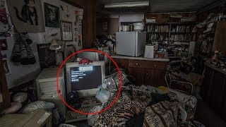 INSANE Abandoned Untouched Thrift Store  Computer Still Running [upl. by Thilde257]