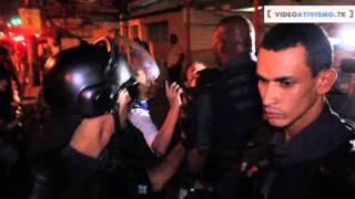 ATO 28 JUNHO 2014 RIO DE JANEIRO  Agressão e Detenção de Manifestante [upl. by Coretta93]