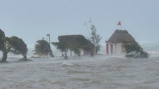 🌀230kmh Cyclone Batsirai approaches Mauritius and Réunion flooding beaches 🇲🇺🇫🇷 February 2 2022 [upl. by Carmen274]