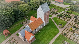 Skallerup Kirke set fra luften Middelalderlig Kirke Skallerup Vennebjerg Mårup Sogn Lønstrup [upl. by Stiegler]