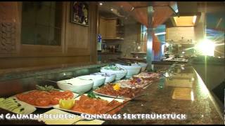 Südtirol Hotel Sonnenberg Meransen FRÜHSTÜCK [upl. by Yenal]