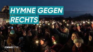 Gänsehautmoment in Berlin Hier singen Tausende ein Kinderlied gegen rechts [upl. by Eniortna363]