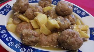 Albóndigas en Salsa con Patatas [upl. by Wales]