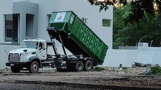 Camion recolector de basura de Urvaseo [upl. by Standing]