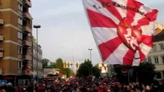 Mannschaft des 1FC KAISERSLAUTERN im offenen Bus auf dem Weg zur Feier am Rathaus Teil I [upl. by Aliekahs]