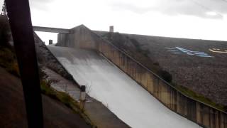 Chronique Tizi Ouzienne FB Débordement du barrage de Taksebt HD [upl. by Ahsimet]