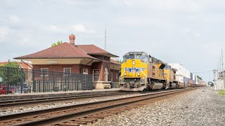 UP 3060 leading CSX I191 in Nappanee Indiana [upl. by Garnes]