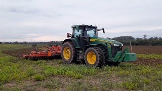 John Deere 8R 410  Dischiera Maschio [upl. by Annaej]