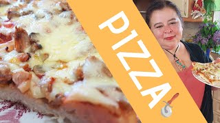 Pizza domowa  przepis na miękką i chrupiącą pizzę w 2 smakach [upl. by Lobel]