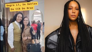 Negra Li é batizada em igreja evangélica pentecostal [upl. by Pete]