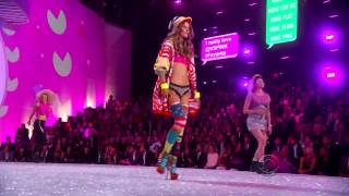 Neon Jungle  Trouble Live Victorias Secret Fashion Show 2013 [upl. by Rodolph]