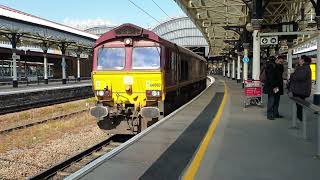 66080 passes York with an Ilkley Moor Bah tat horn [upl. by Ramyar]