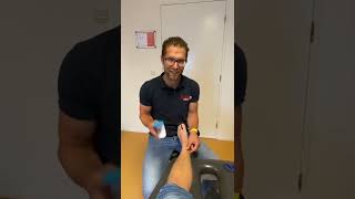 Tapen van je scheenbeen met medical tape Kinesiotape [upl. by Airuam330]