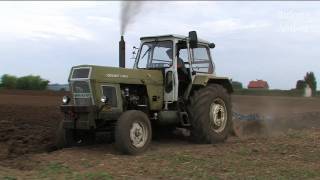 DDRTraktor Fortschritt ZT300 pflügt  old Tractor ploughing [upl. by Gabriella678]