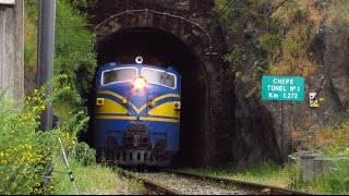 Locomotoras E 3017 y D 16012 cruzando Túnel Chepe y Río Biobio [upl. by Zrike884]