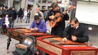 Címbalo Húngaro en la Puerta del Sol Madrid  Hungarian Cimbalon [upl. by Farika]