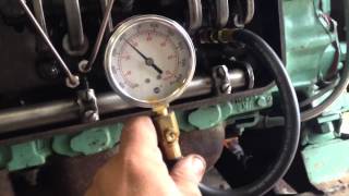 Compression Test 8v71 Detroit Diesel [upl. by Bibeau]