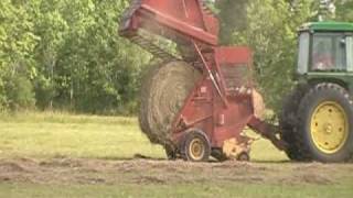 JD4430 and 851 round baler [upl. by Zennas]