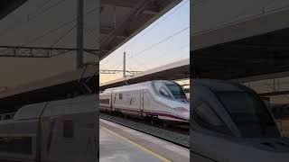 Renfe Ave 112 saliendo de la estación de Albacete [upl. by Lyda]